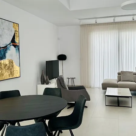 Luxury 4 Bdr Nerida * Klorakas