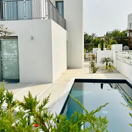 Luxury 4 Bdr Nerida * Klorakas