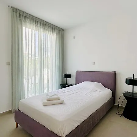 Luxury 4 Bdr Nerida Klorakas