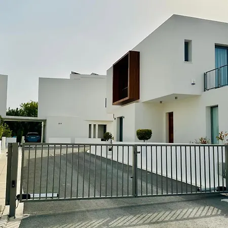 Luxury 4 Bdr Nerida Villa