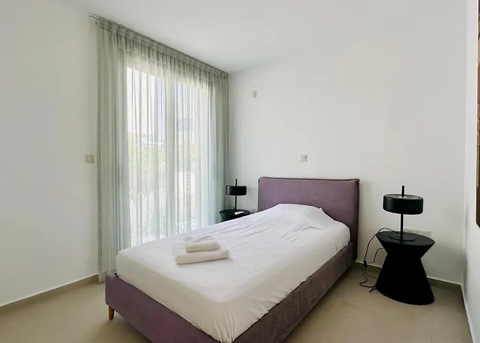 Luxury 4 Bdr Nerida Klorakas