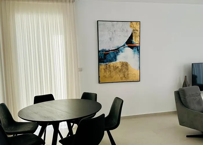 Luxury 4 Bdr Nerida * Klorakas