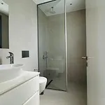 Luxury 4 Bdr Nerida