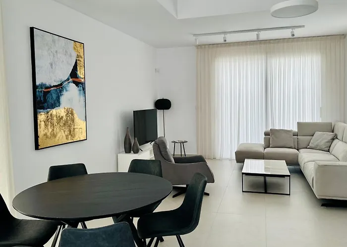 Luxury 4 Bdr Nerida * Klorakas