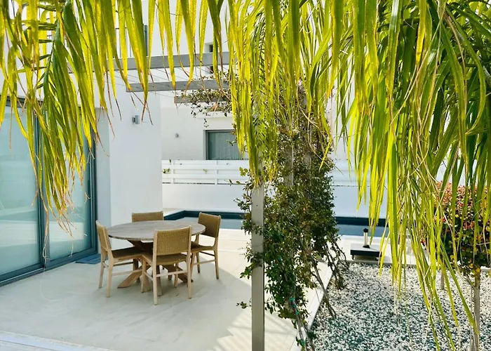 빌라 Luxury 4 Bdr Nerida Klorakas